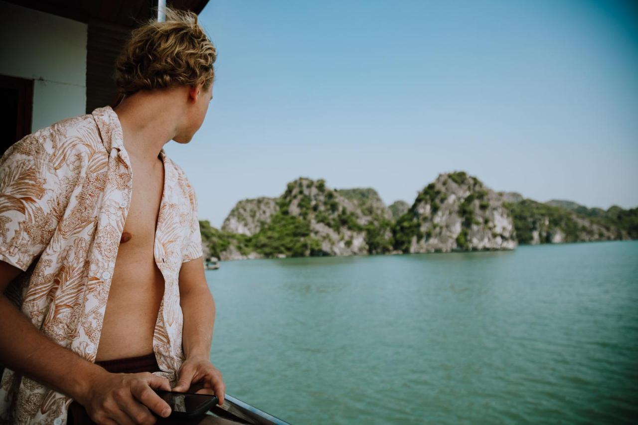 Cat Ba Bay Cruises Hotel Dong Khe Sau Buitenkant foto