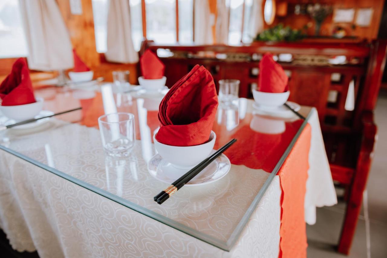 Cat Ba Bay Cruises Hotel Dong Khe Sau Buitenkant foto