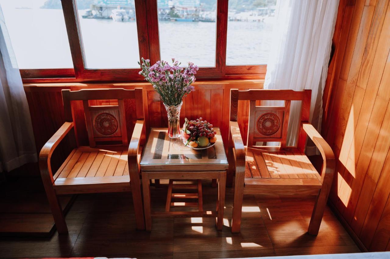 Cat Ba Bay Cruises Hotel Dong Khe Sau Buitenkant foto