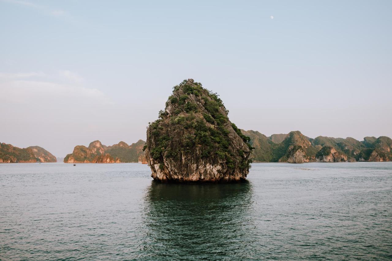 Cat Ba Bay Cruises Hotel Dong Khe Sau Buitenkant foto