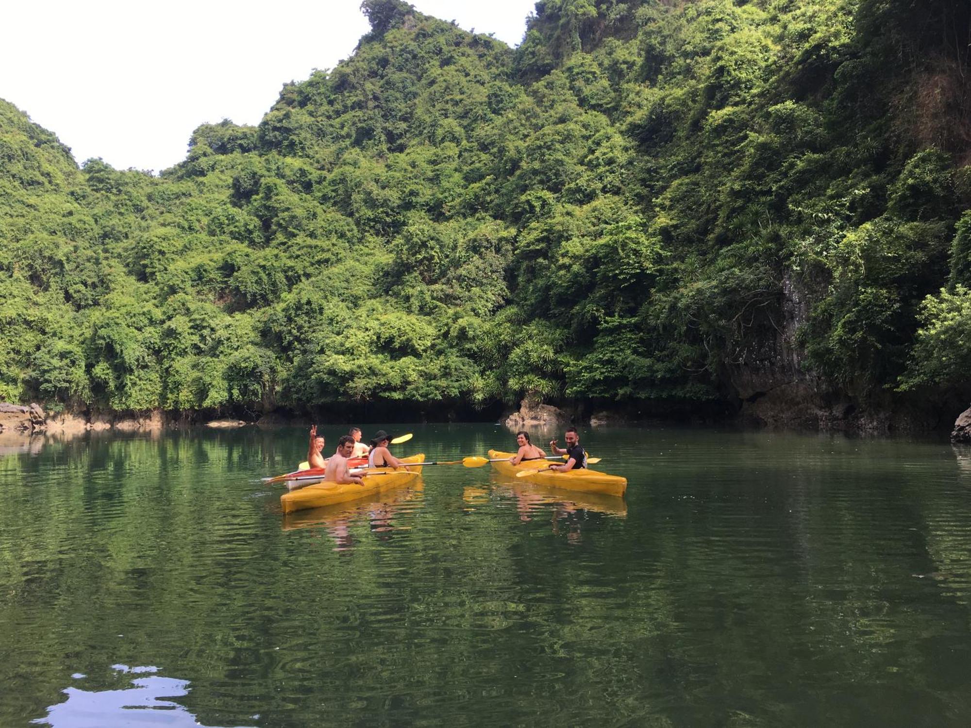 Cat Ba Bay Cruises Hotel Dong Khe Sau Buitenkant foto