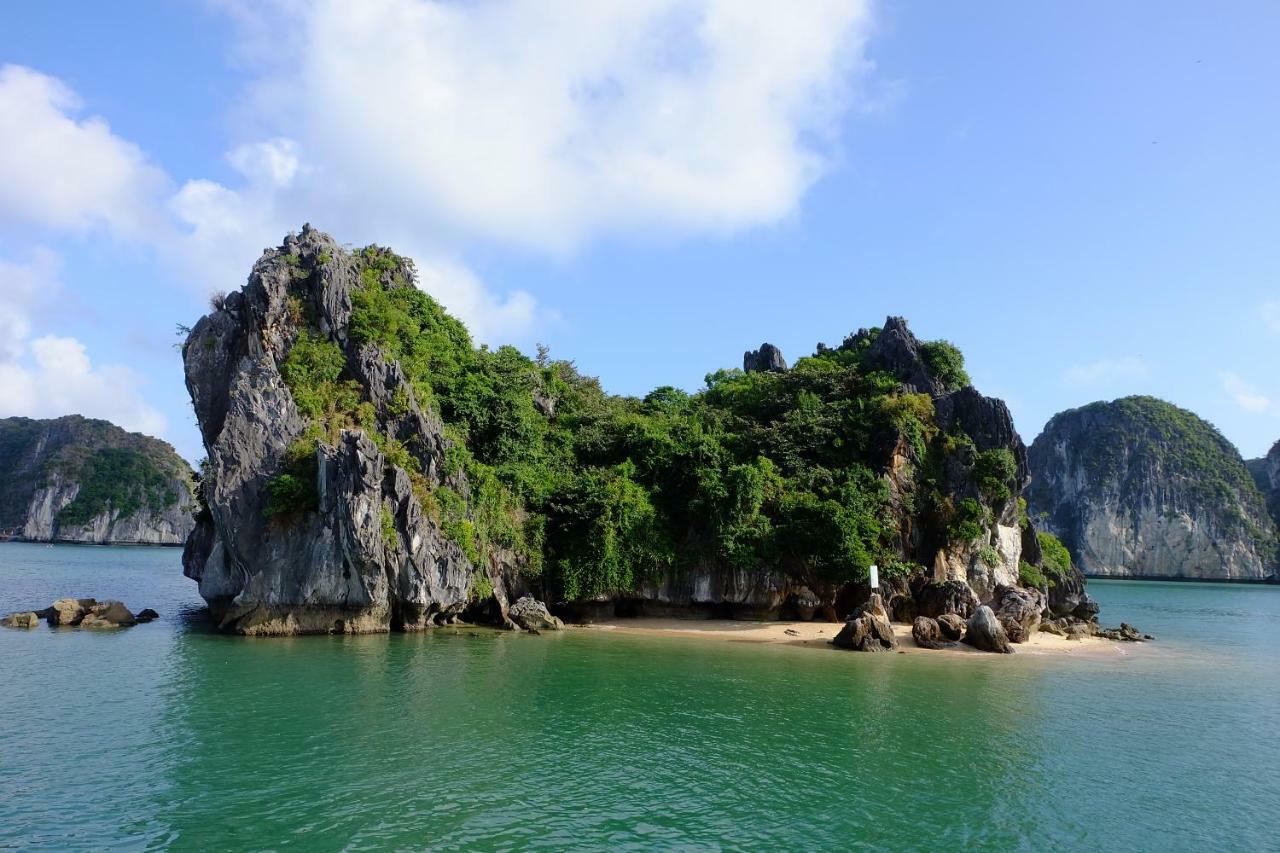 Cat Ba Bay Cruises Hotel Dong Khe Sau Buitenkant foto